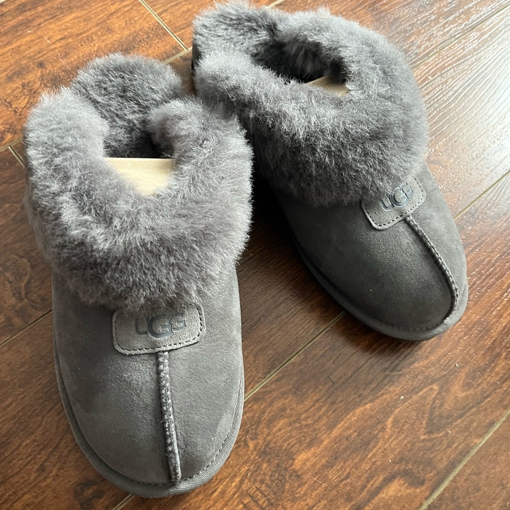 New UGG Coquette grey slippers, Size US 10 - Picture 4 of 6